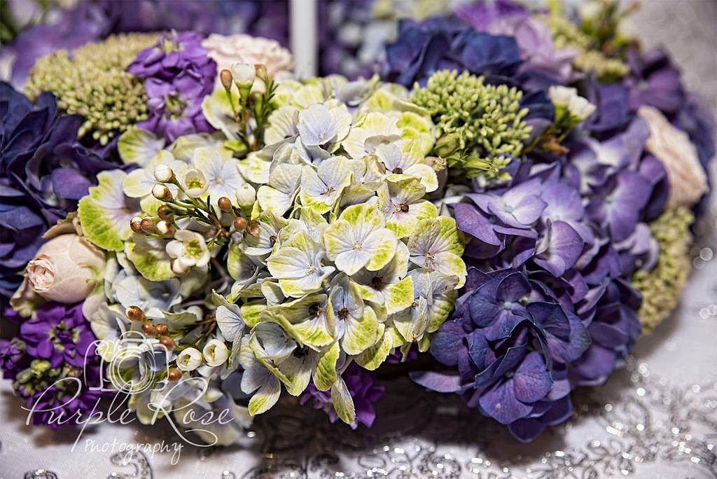 Close up photos of flowers at a wedding