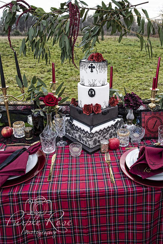 Gothic table styling