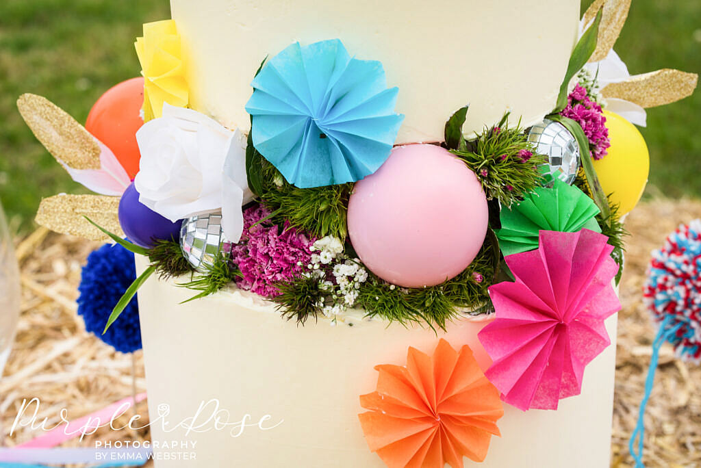 Wedding cake decorated with balloons