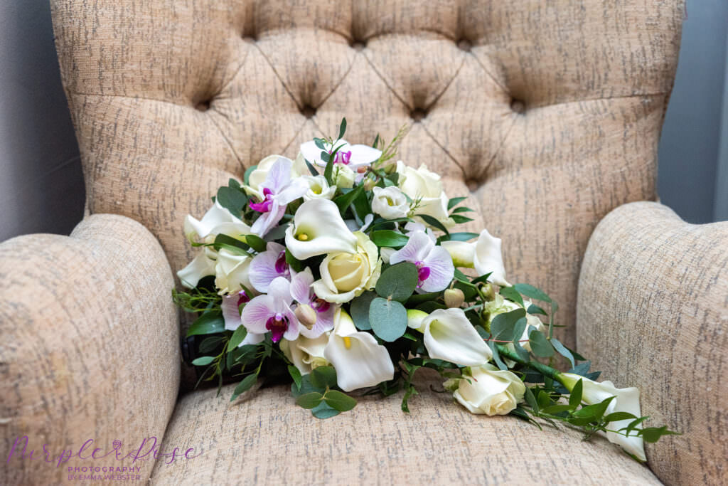 Brides teardrop bouquet